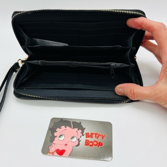 BETTY BOOP ZIP AROUND WRISTLET BLACK, RED AND GOLD HARDWARE - Picture 10 of 11